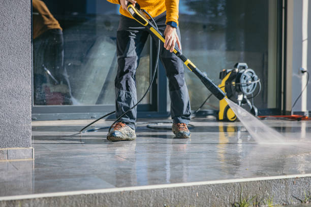 Best Pool Deck Cleaning  in Louisiana, MO